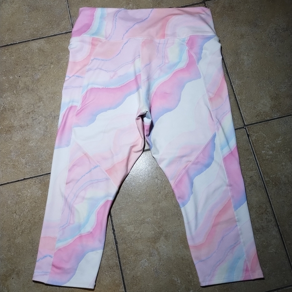 Fabletics Power Hold Pastel Capri Leggings Size XL/XXL - Picture 2 of 7
